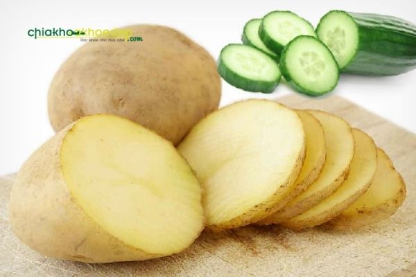 Cách làm nách láng mịn với khoai tây và dưa chuột